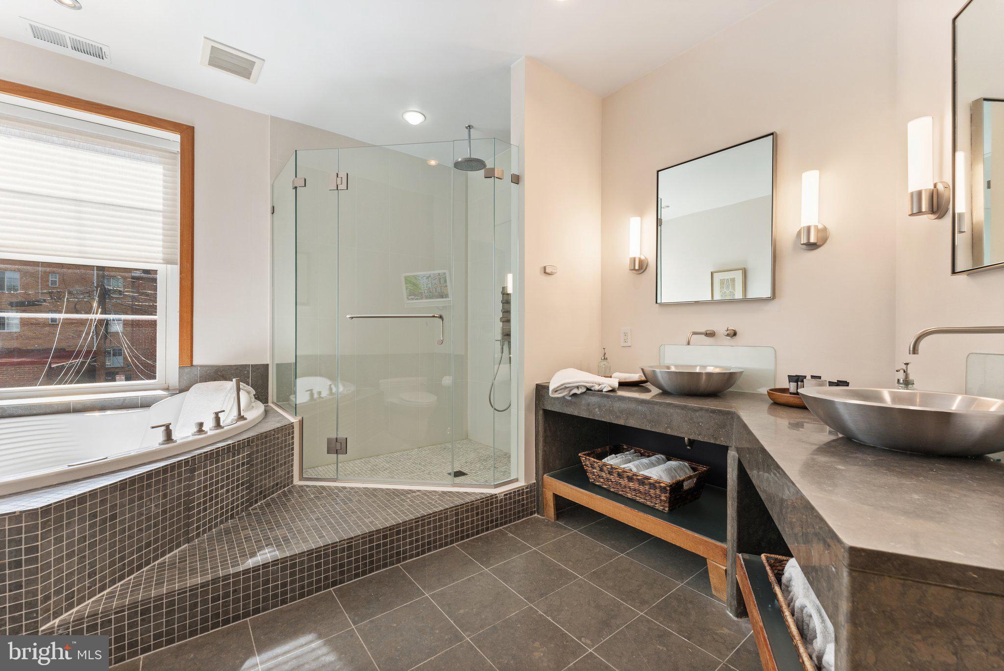 CAPITOL HILL - Residential