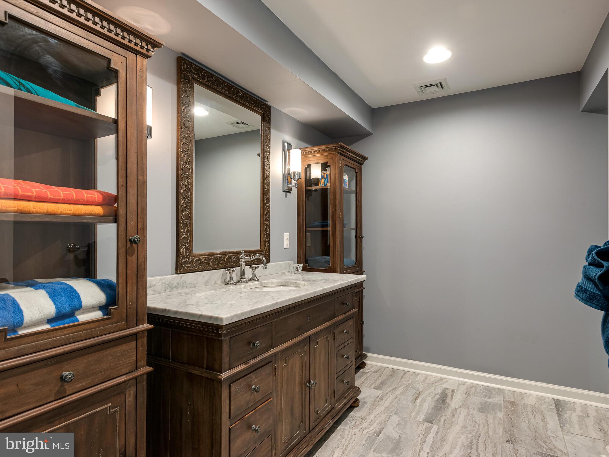 HUNTVIEW AT HORSES - Residential