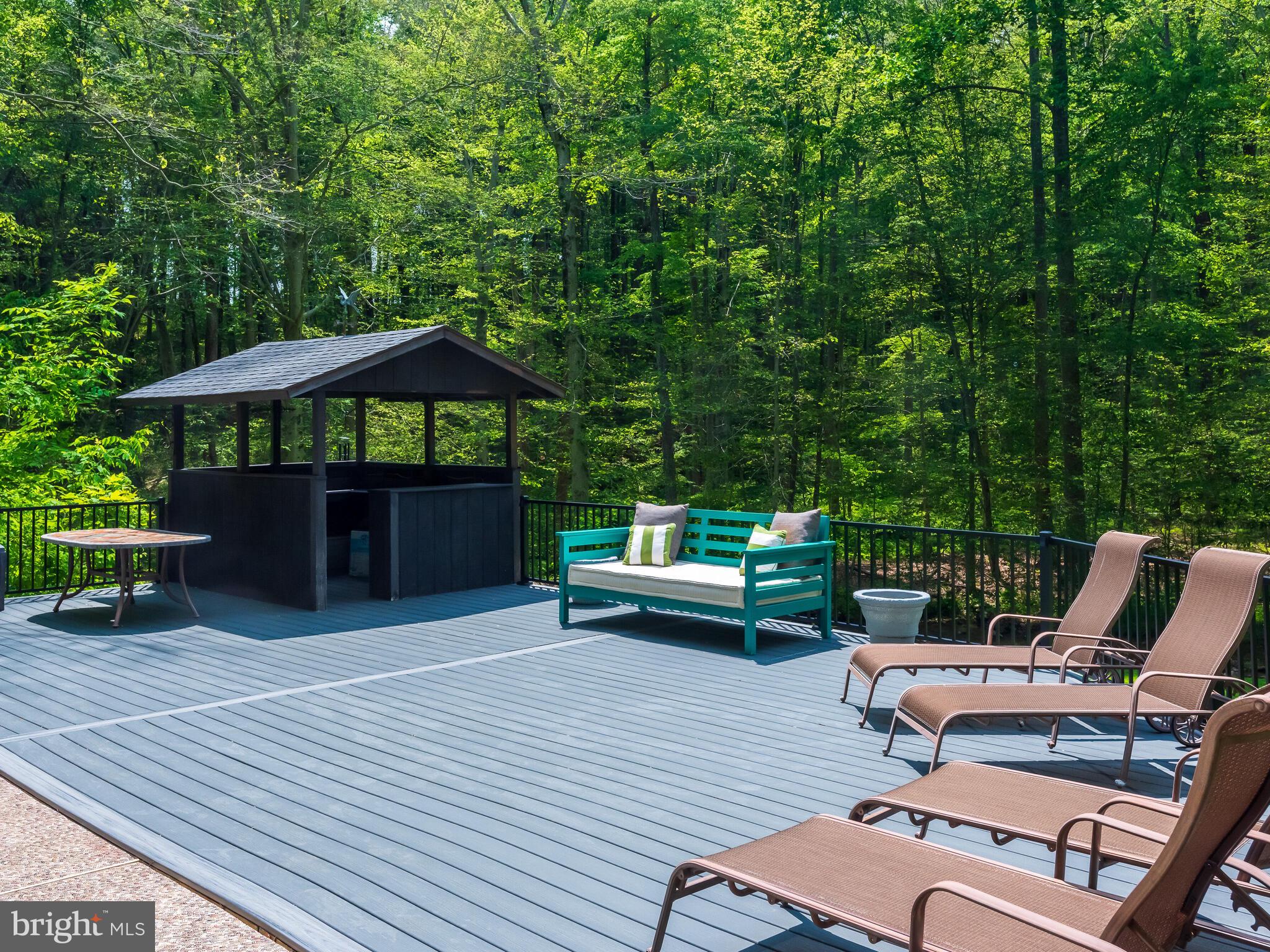 HUNTVIEW AT HORSES - Residential