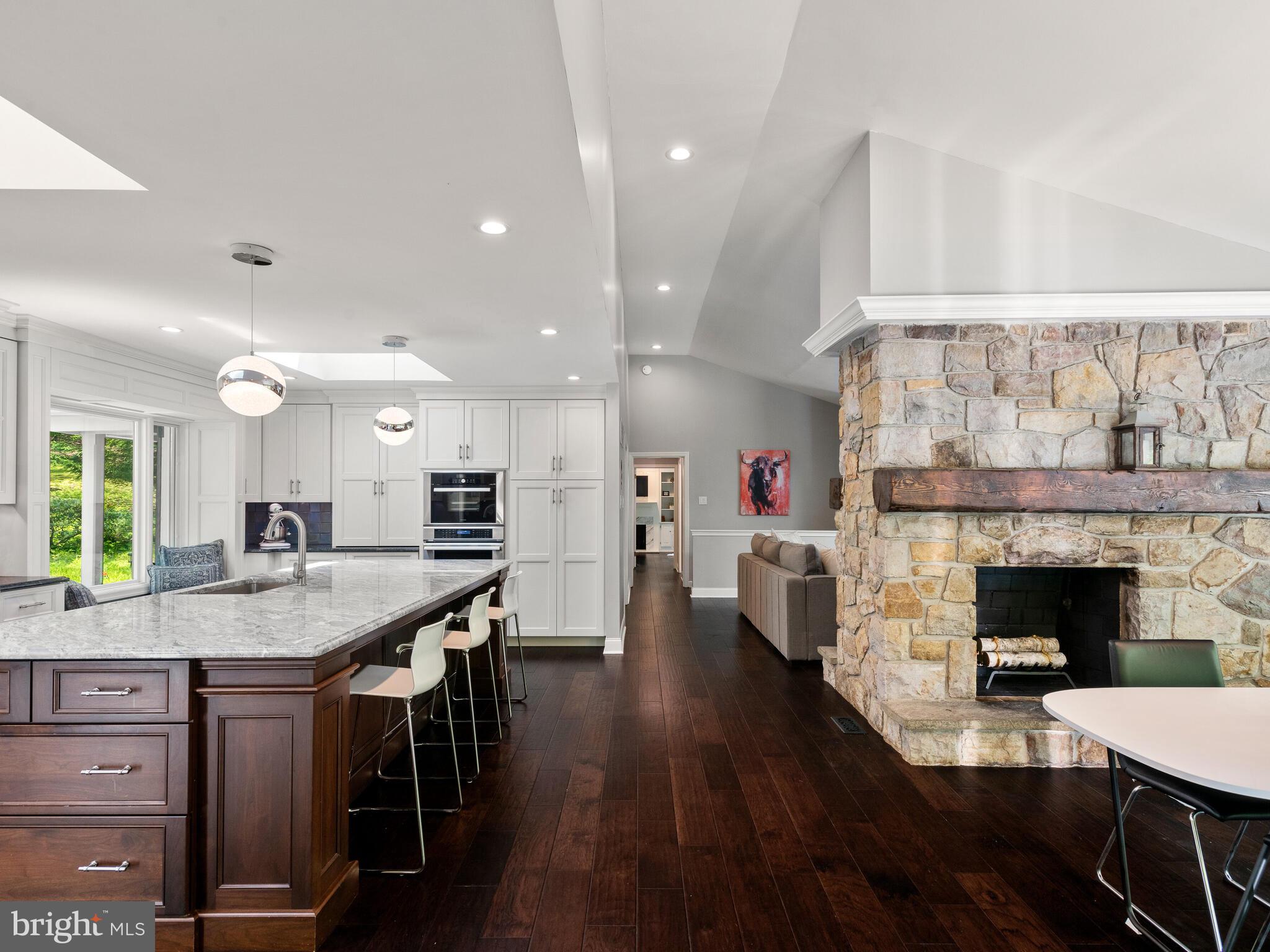 HUNTVIEW AT HORSES - Residential