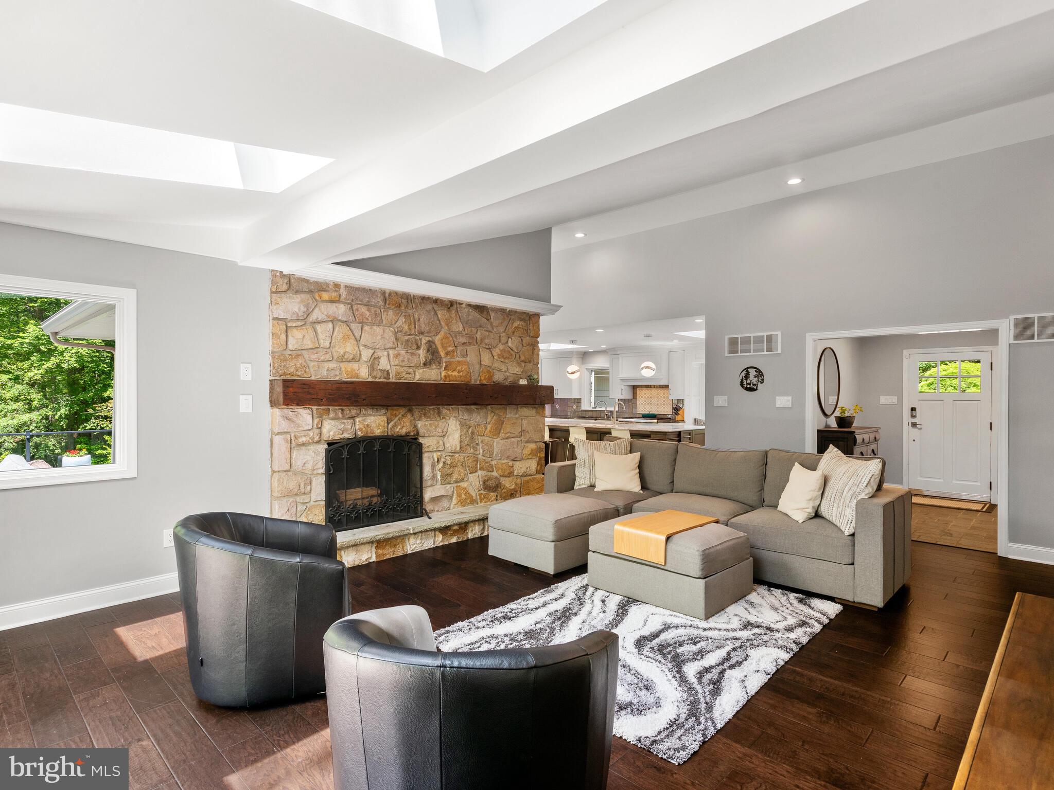 HUNTVIEW AT HORSES - Residential