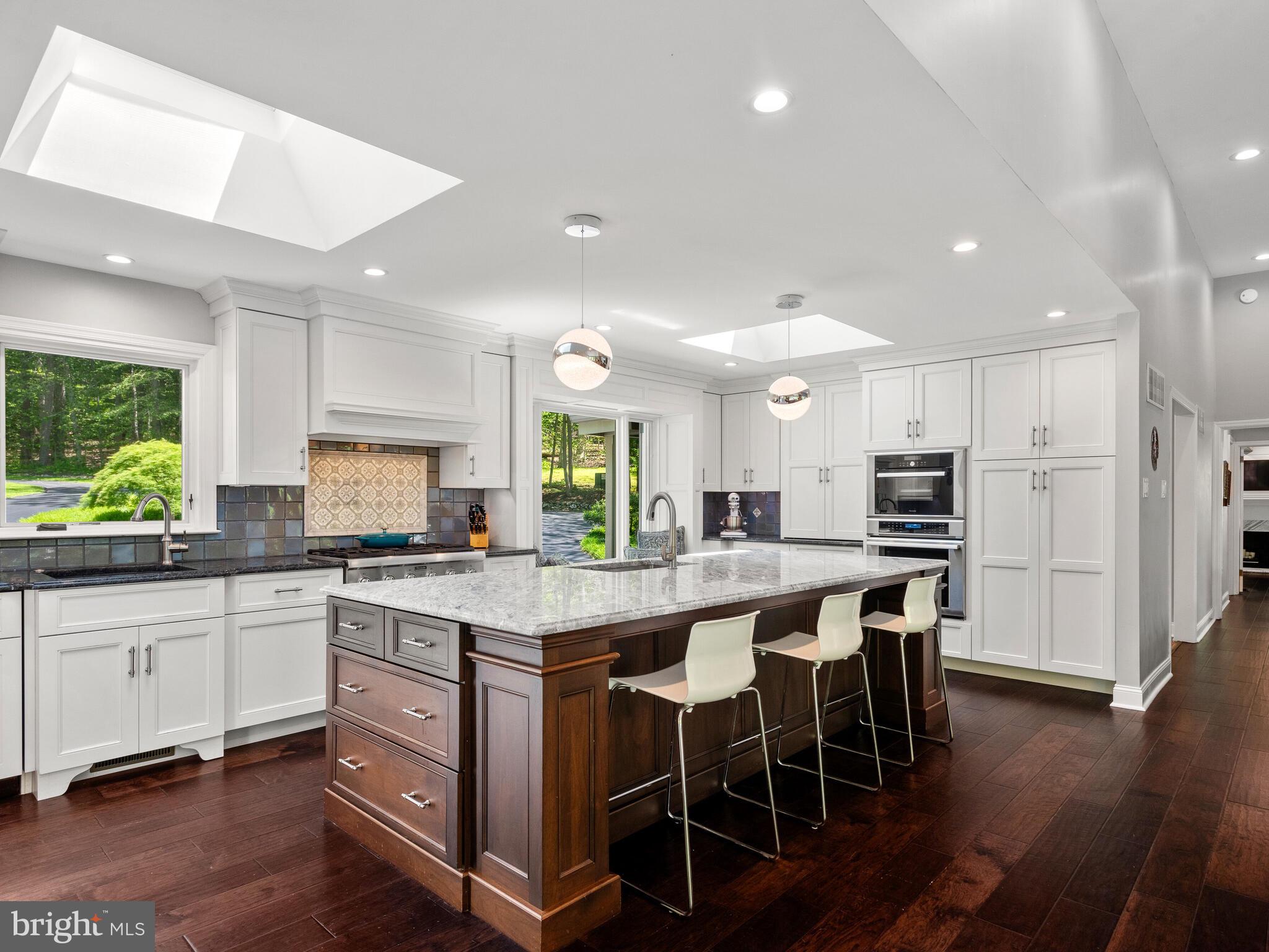 HUNTVIEW AT HORSES - Residential