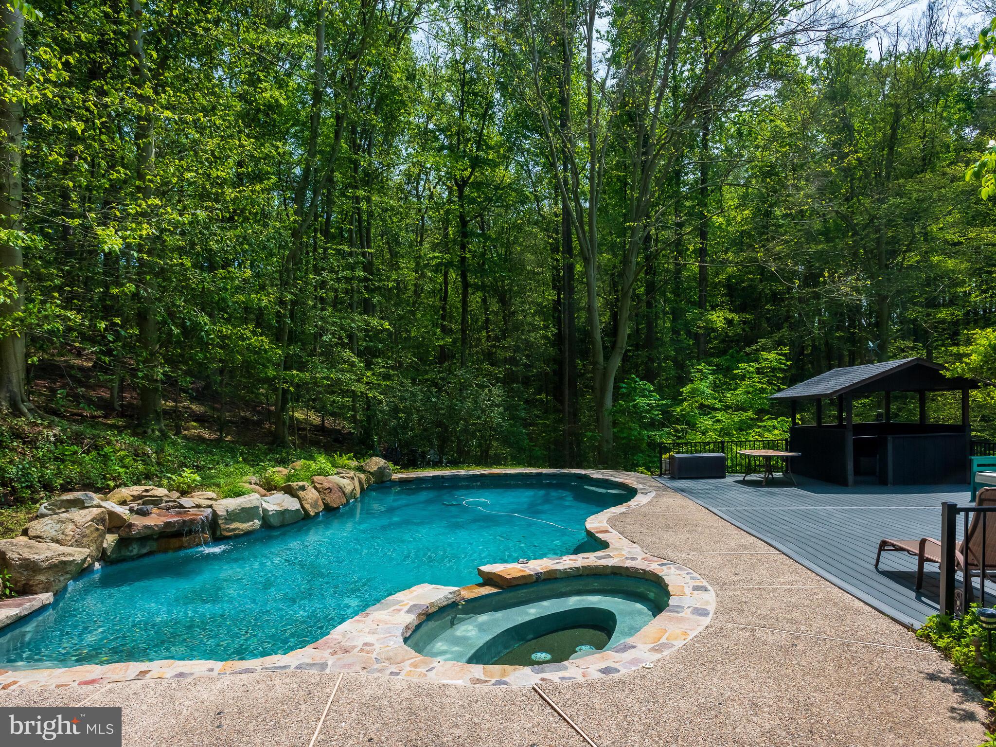 HUNTVIEW AT HORSES - Residential