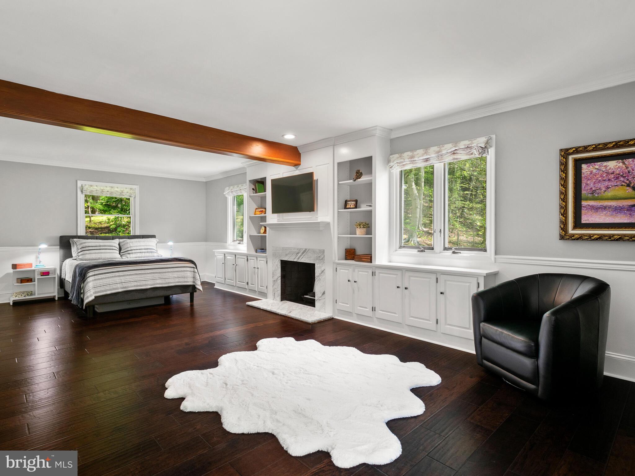 HUNTVIEW AT HORSES - Residential