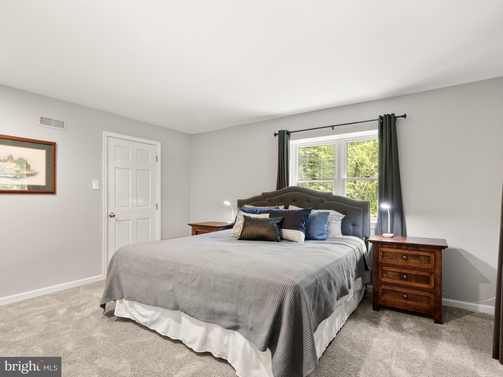 HUNTVIEW AT HORSES - Residential