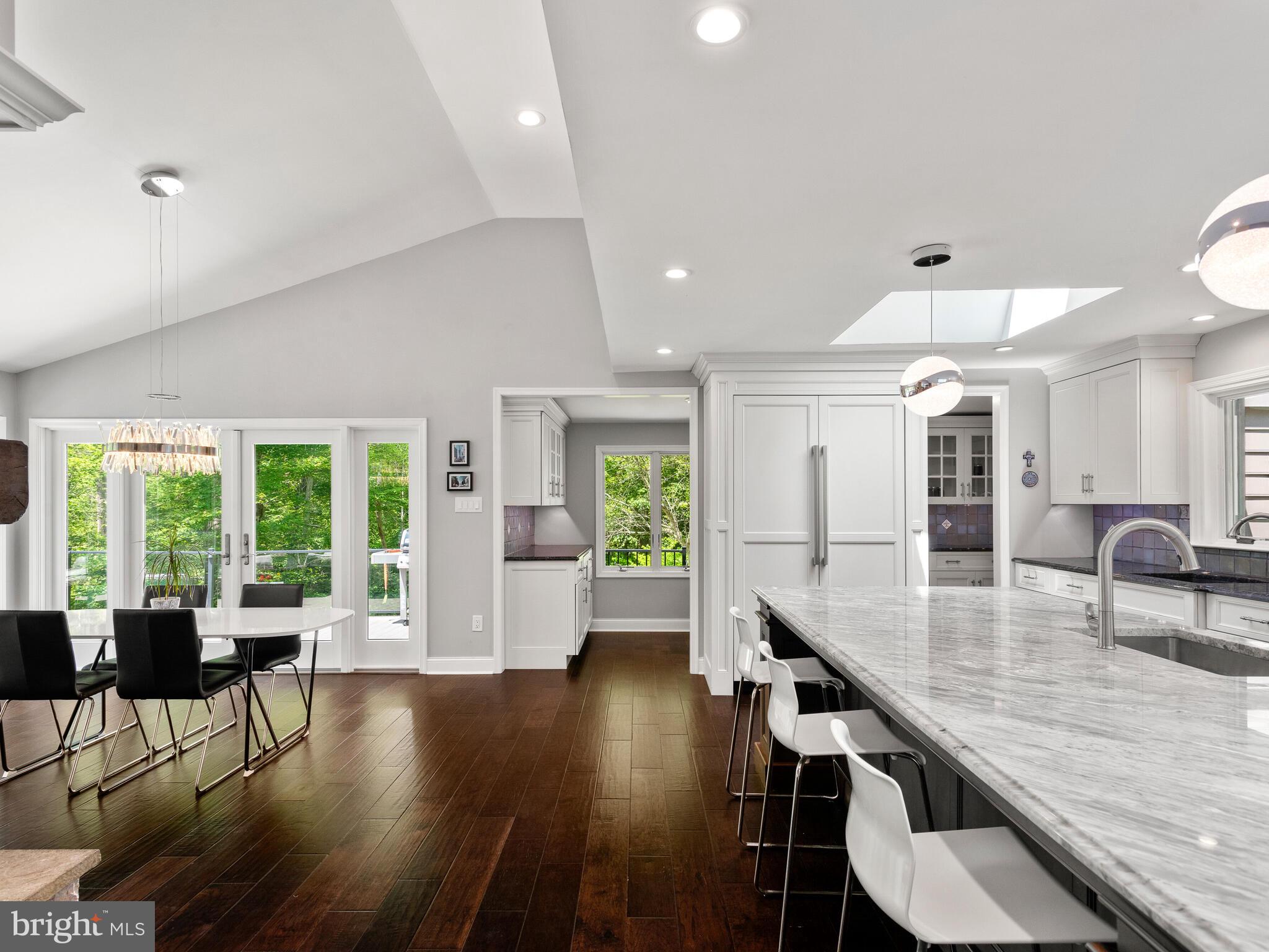 HUNTVIEW AT HORSES - Residential