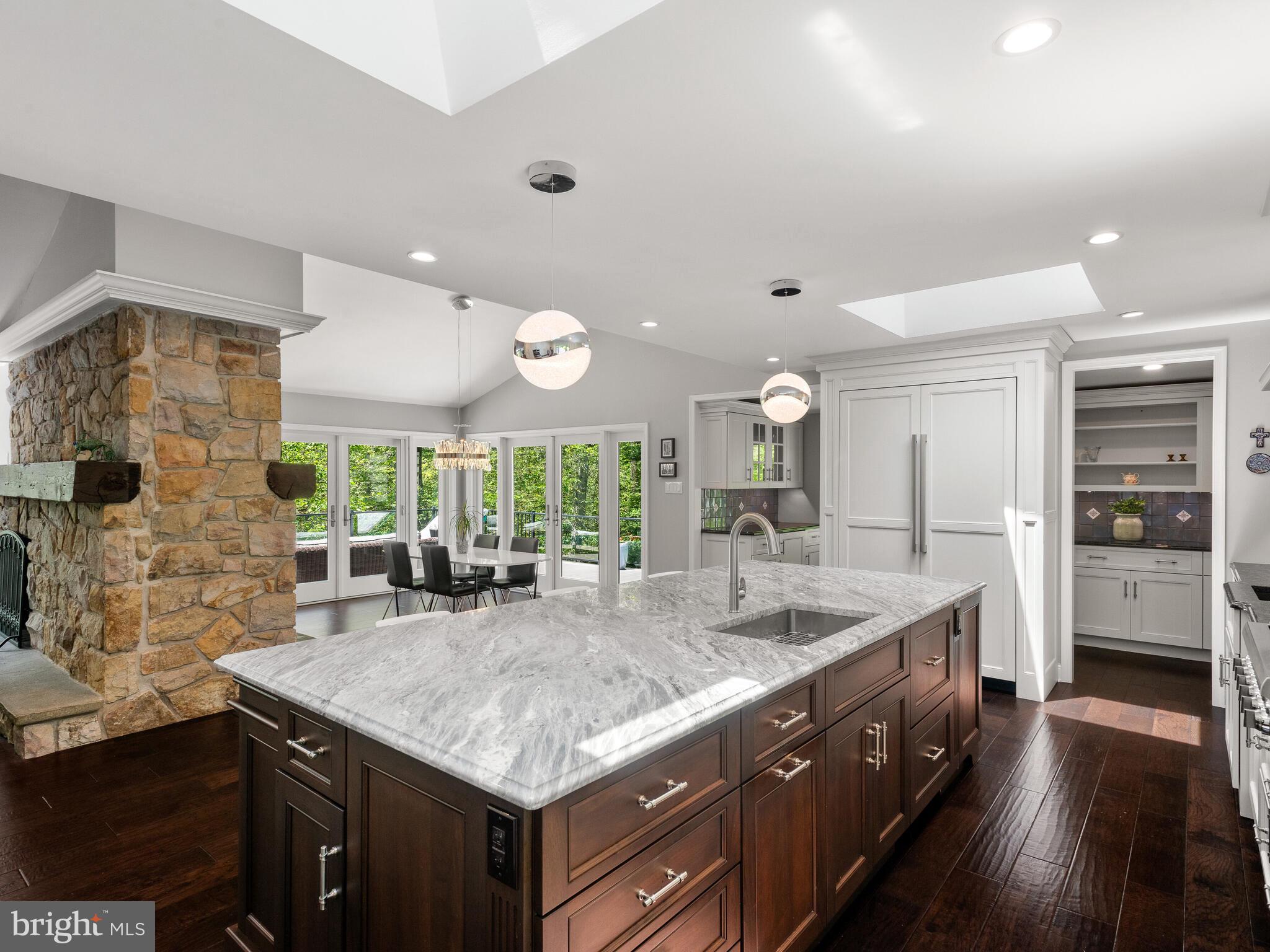 HUNTVIEW AT HORSES - Residential