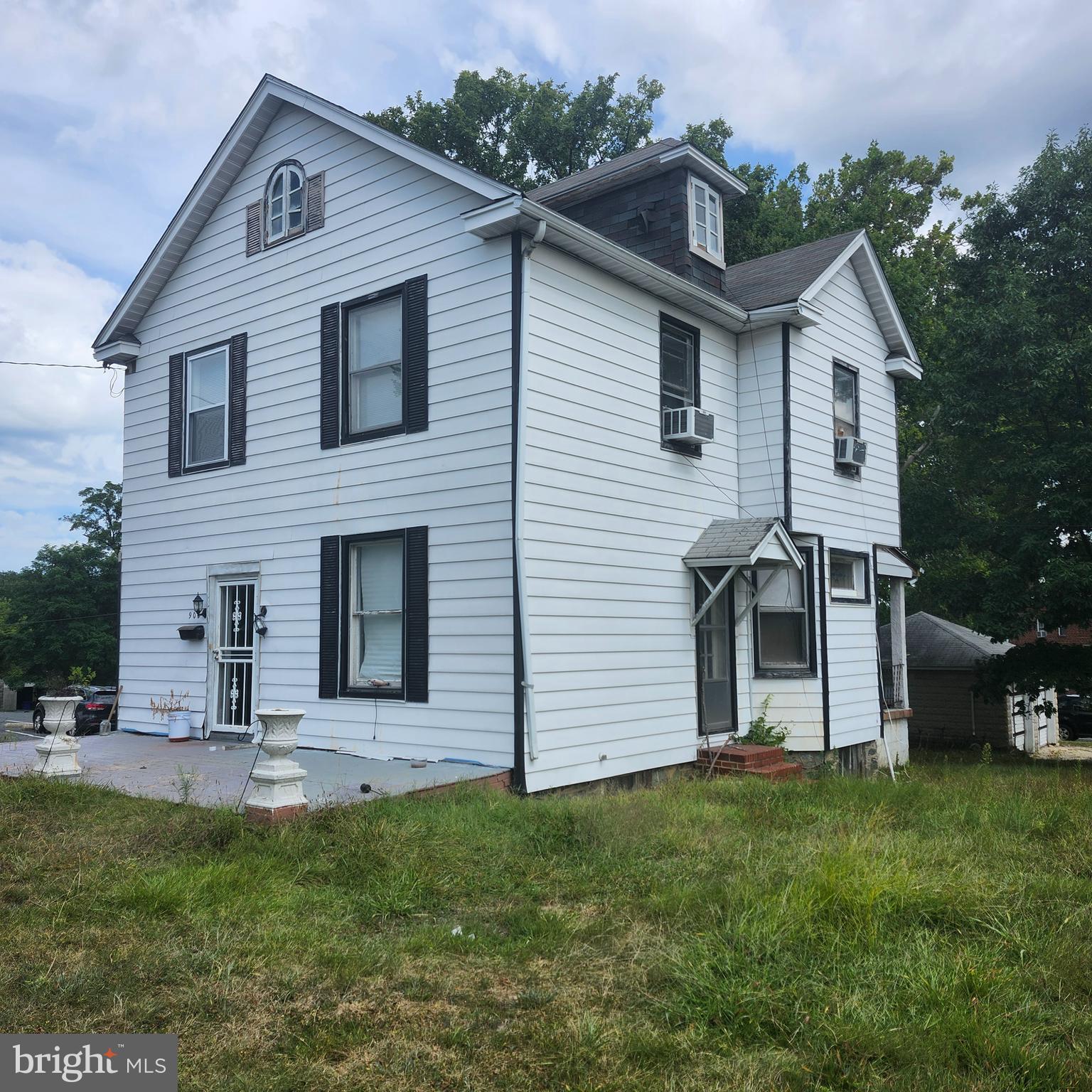 WEST HILLS - Residential