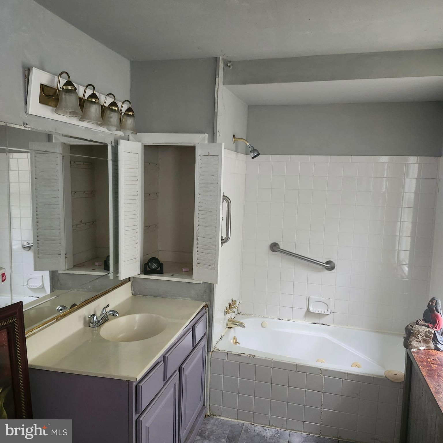 WEST HILLS - Residential