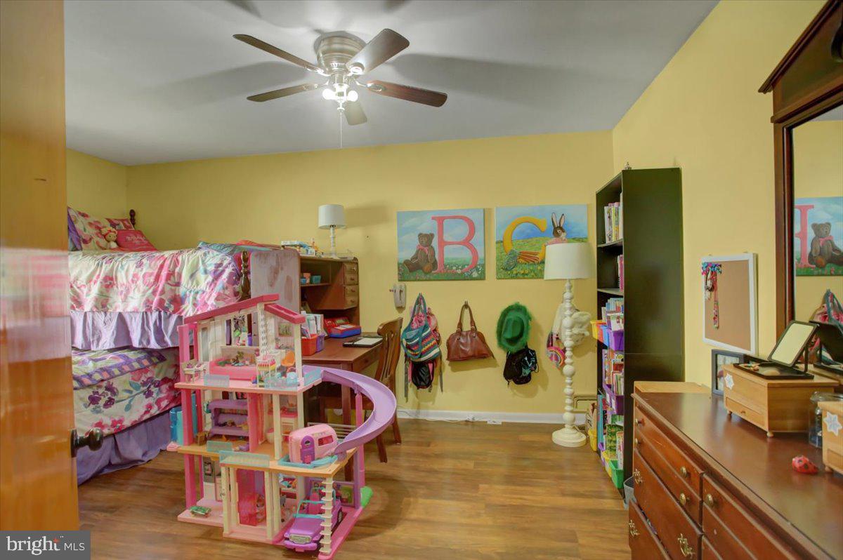 GREENBERRY HILLS - Residential