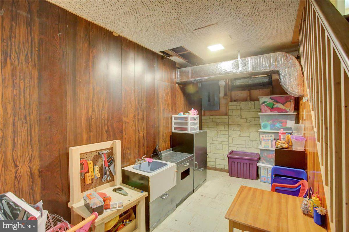 GREENBERRY HILLS - Residential