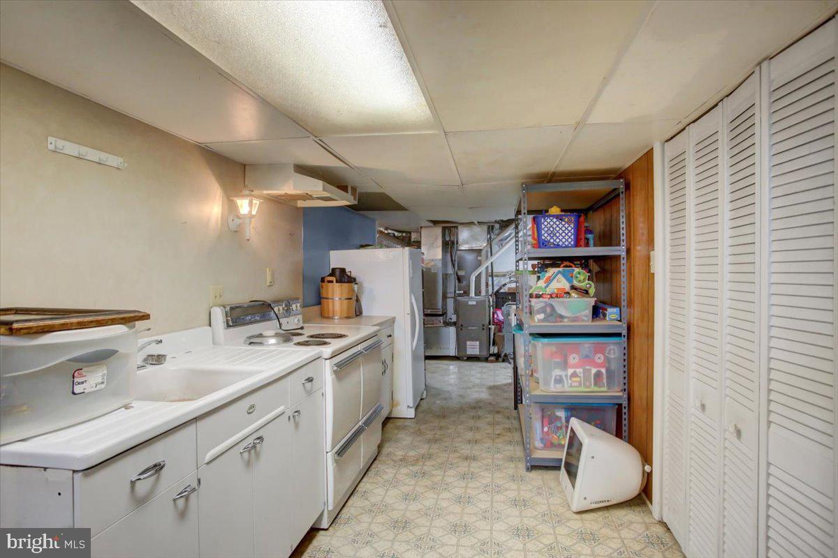 GREENBERRY HILLS - Residential