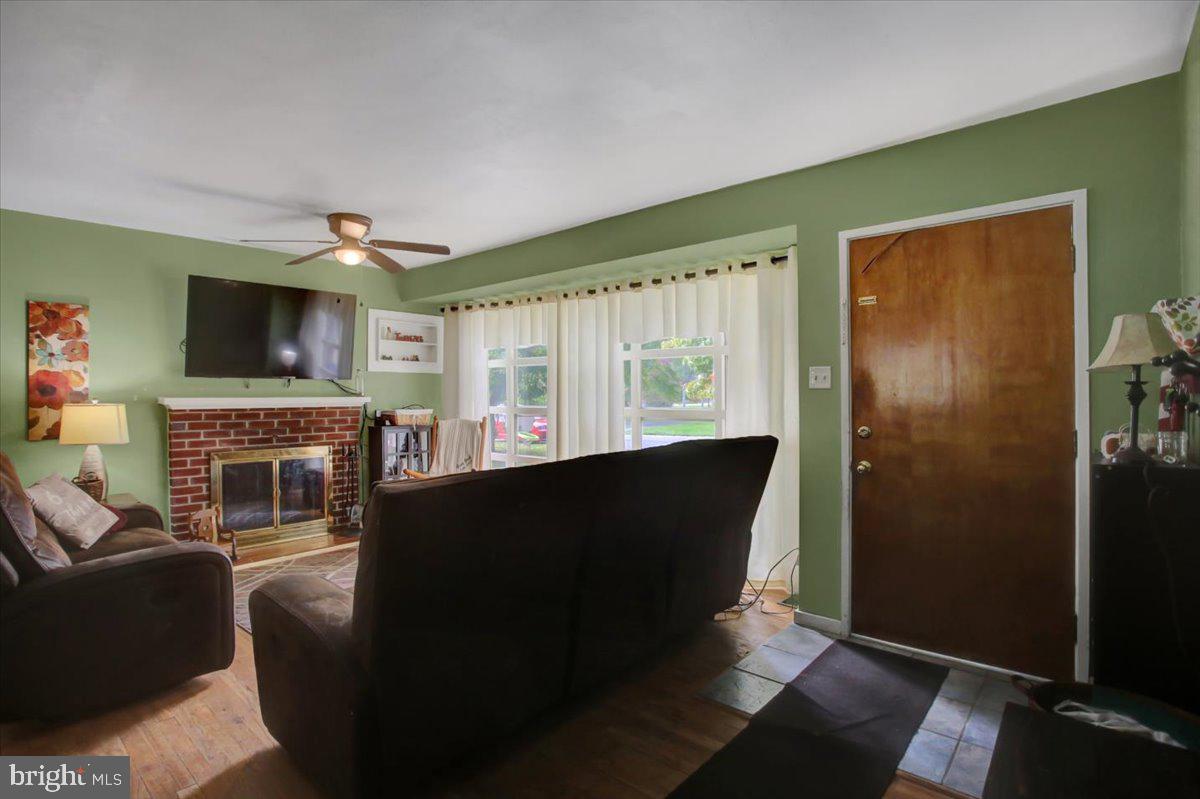 GREENBERRY HILLS - Residential