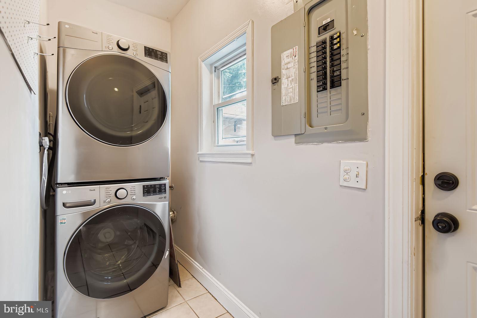 CHARLES VILLAGE - Residential Lease