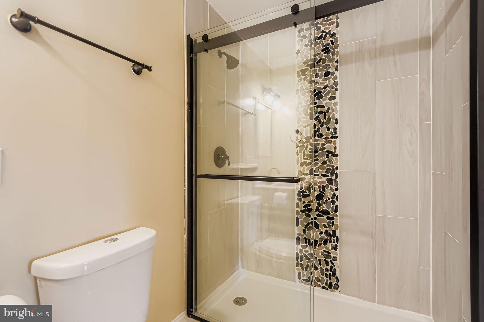 CHARLES VILLAGE - Residential Lease