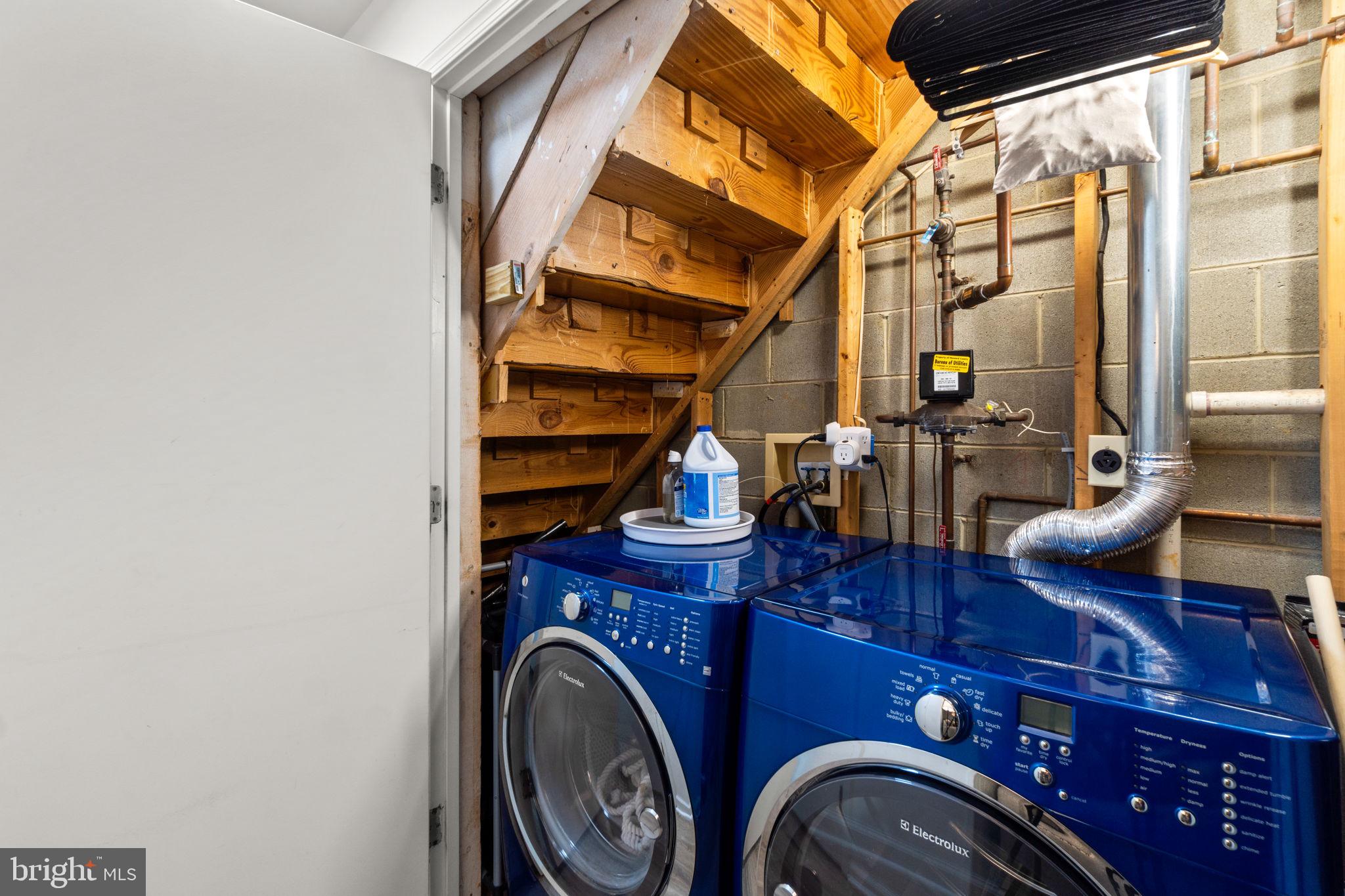 VILLAGE OF HICKORY RIDGE - Residential