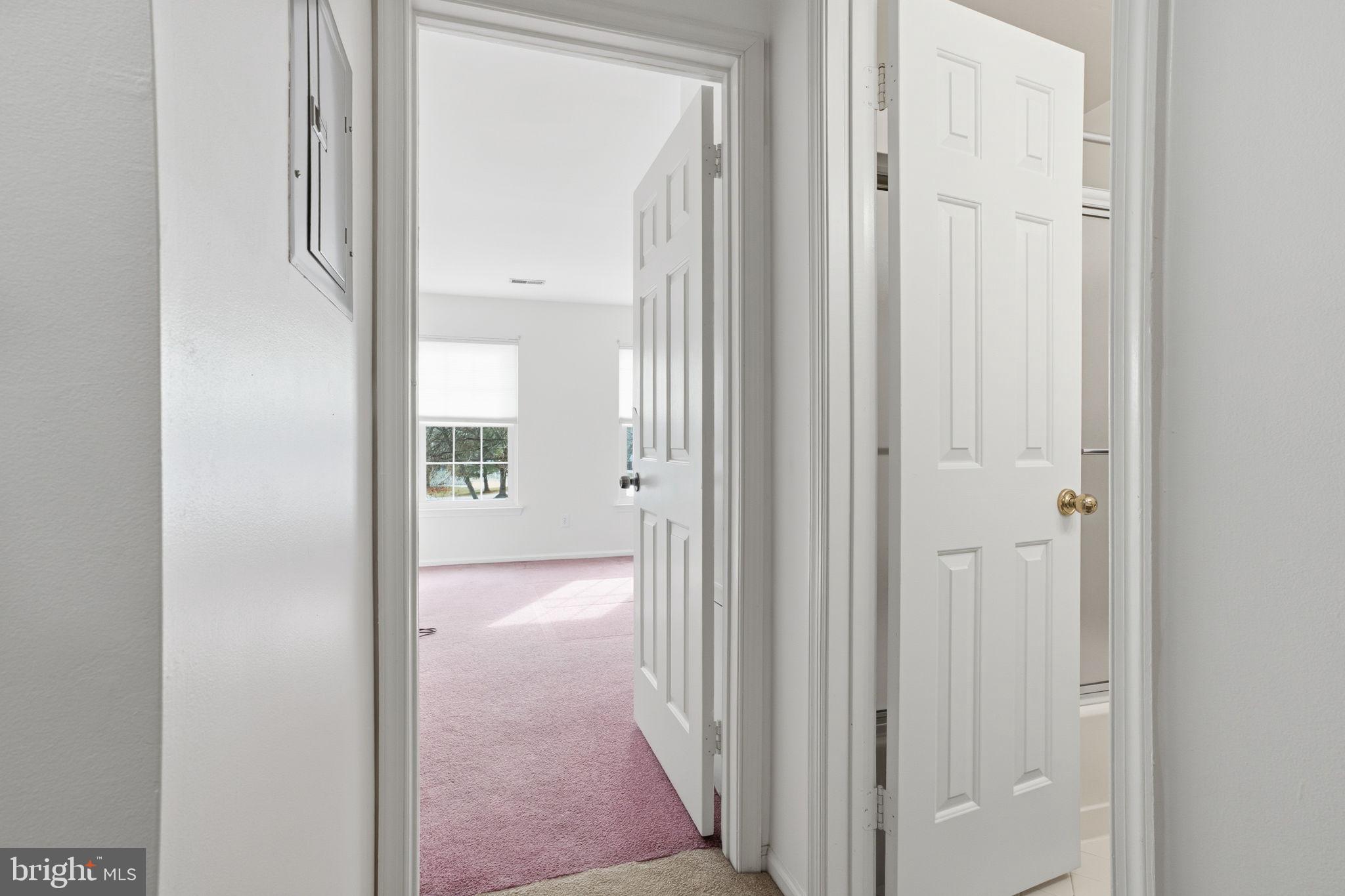 MAKEFIELD GLEN - Residential