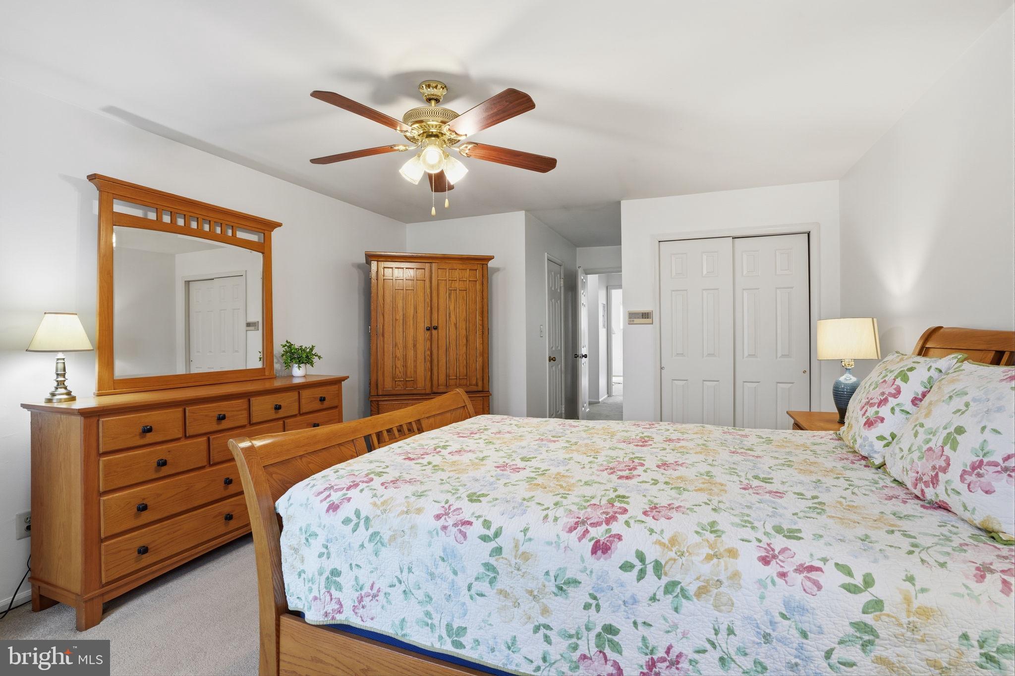 MAKEFIELD GLEN - Residential