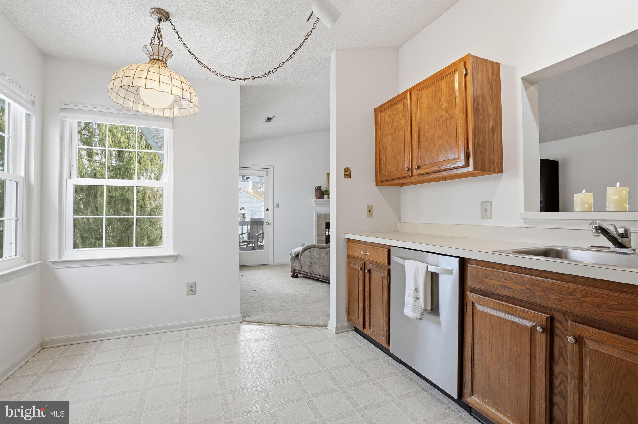 MAKEFIELD GLEN - Residential