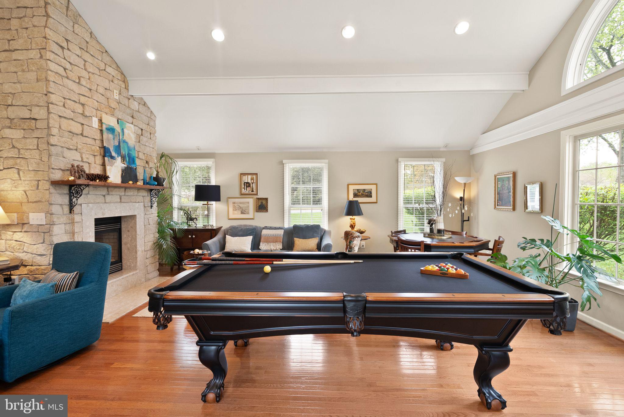 HICKORY CREEK - Residential