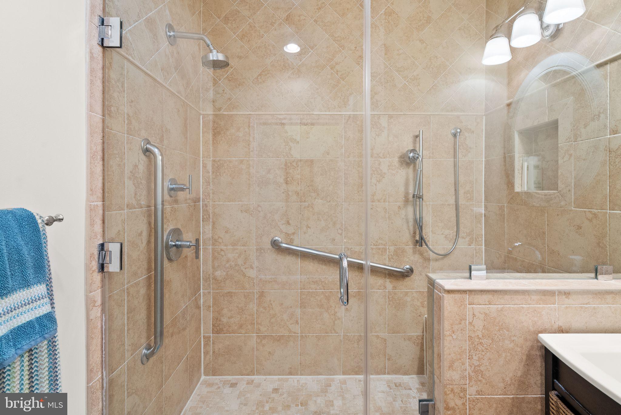 HICKORY CREEK - Residential