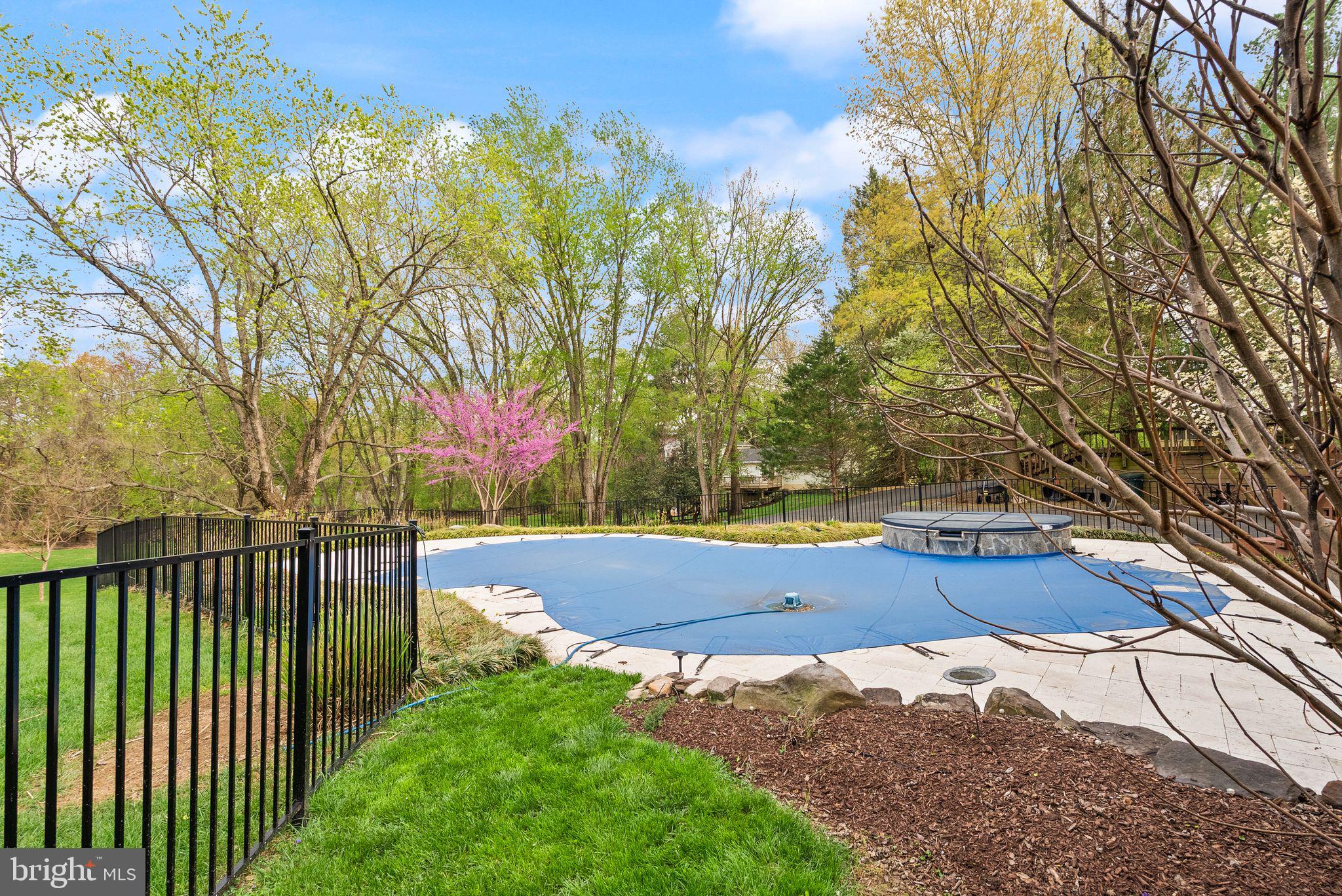 HICKORY CREEK - Residential