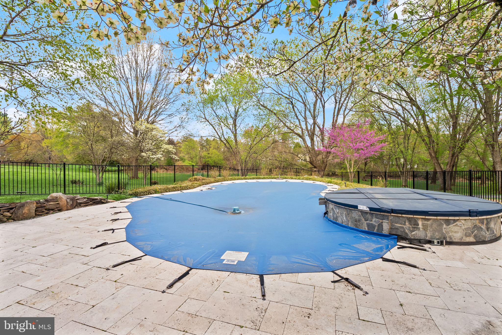 HICKORY CREEK - Residential