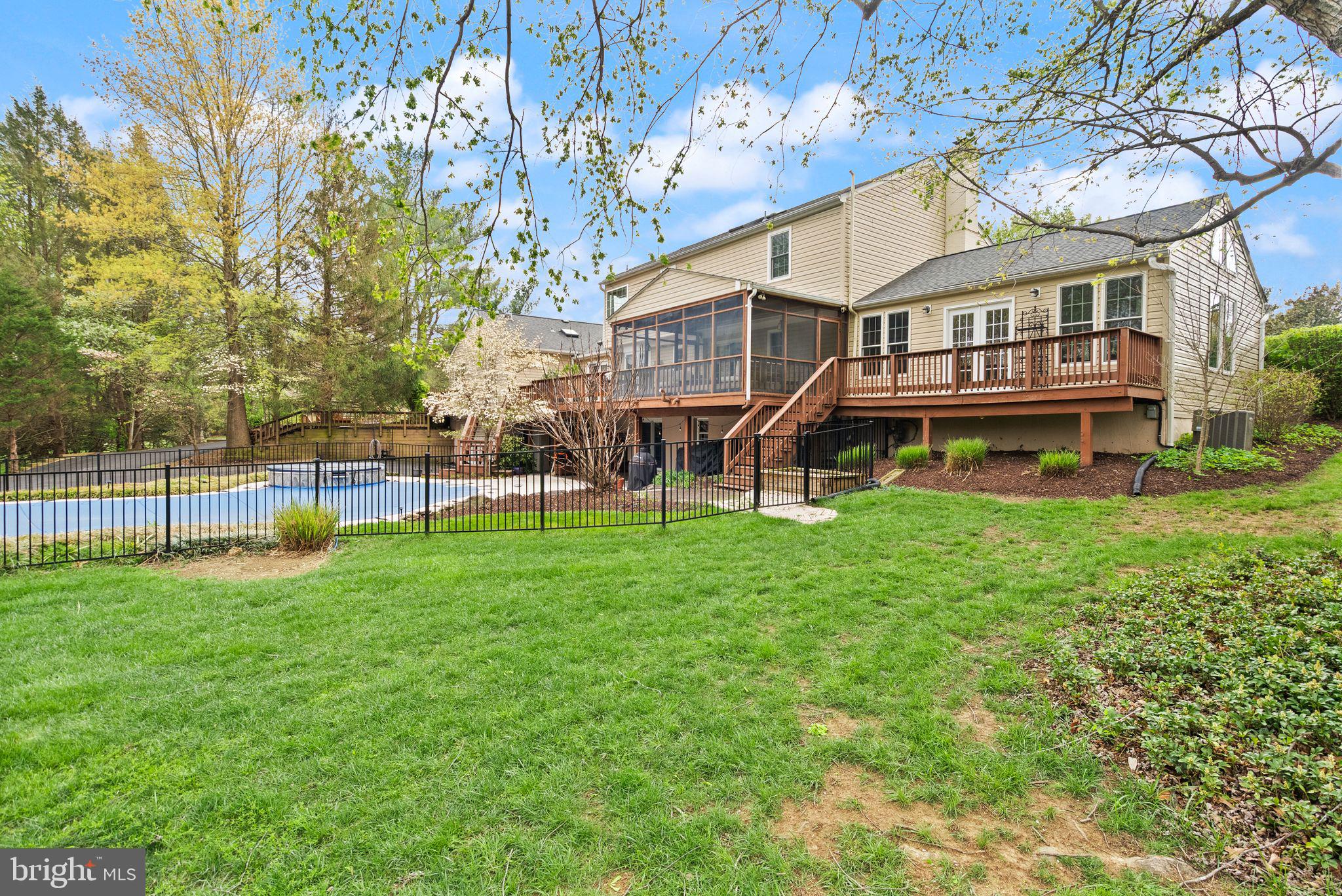 HICKORY CREEK - Residential