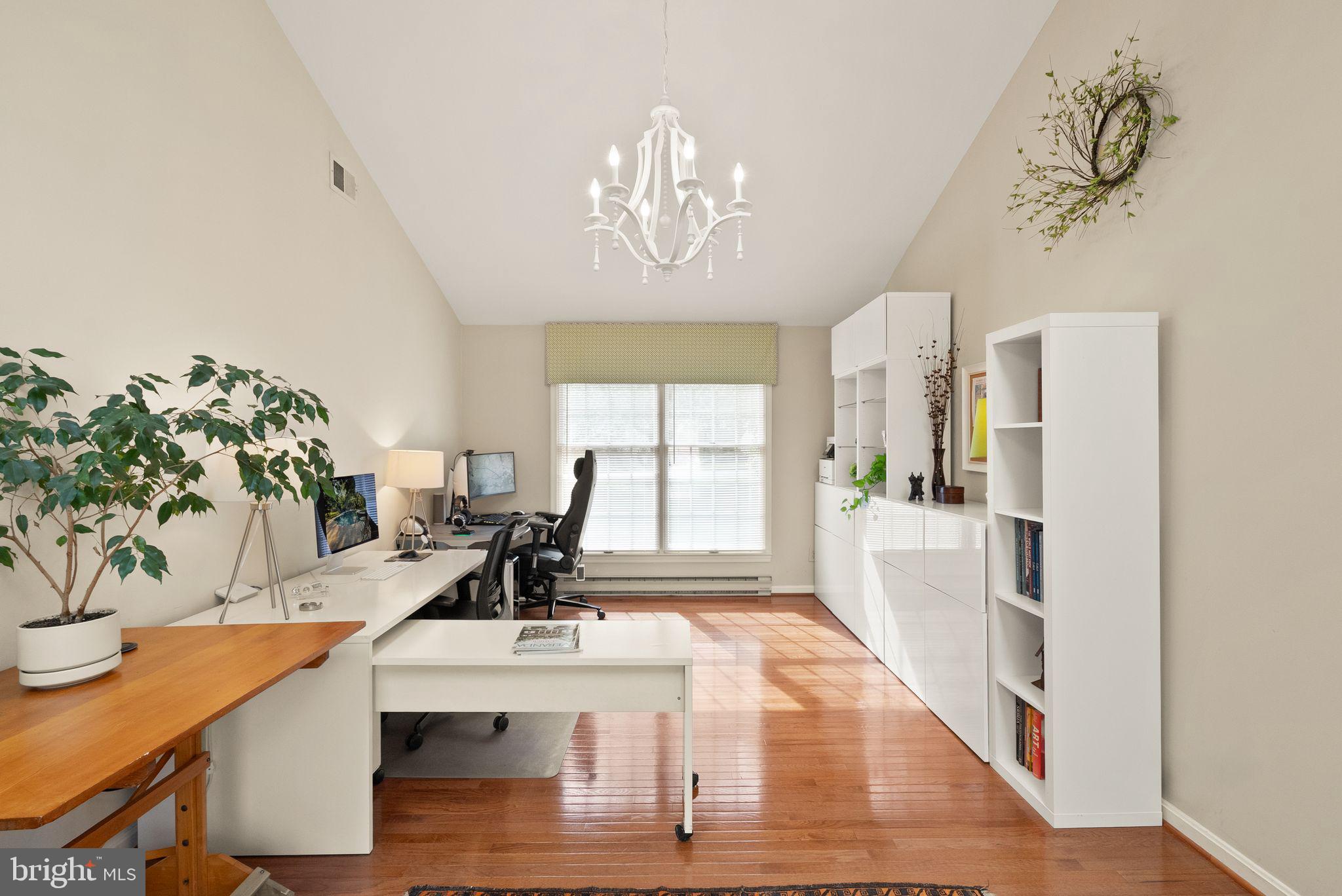 HICKORY CREEK - Residential