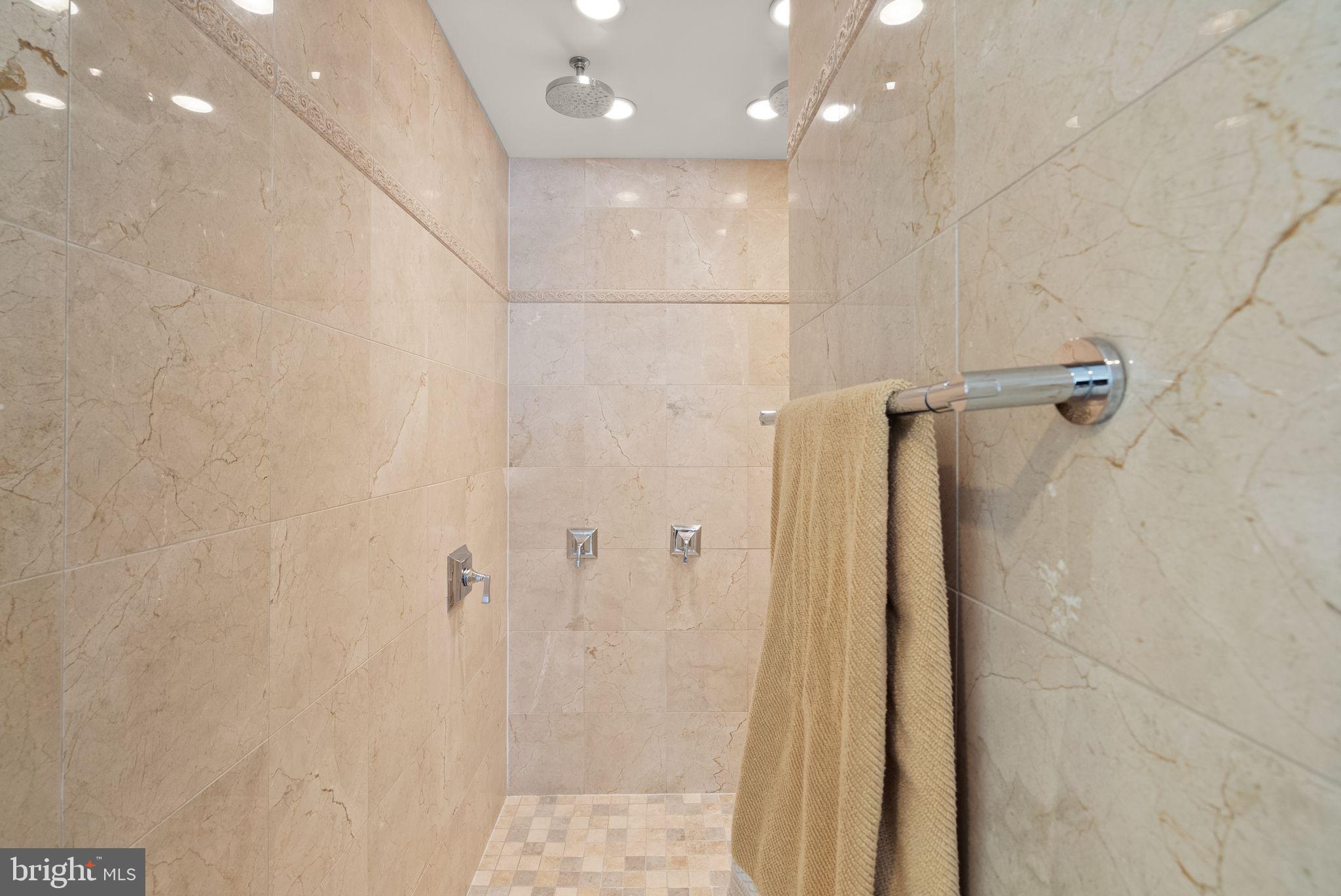 HICKORY CREEK - Residential