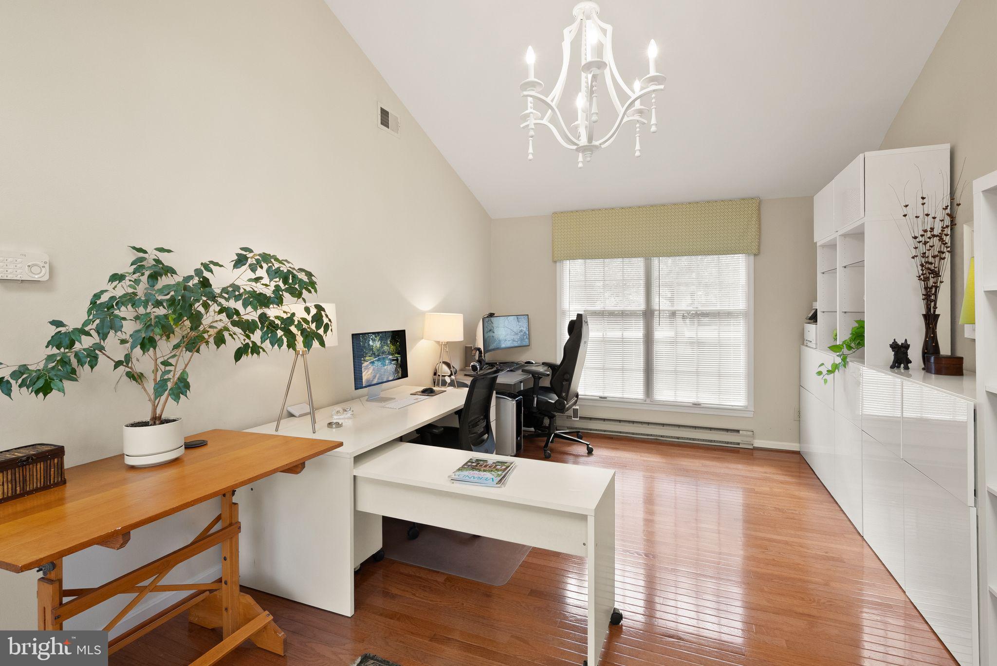 HICKORY CREEK - Residential