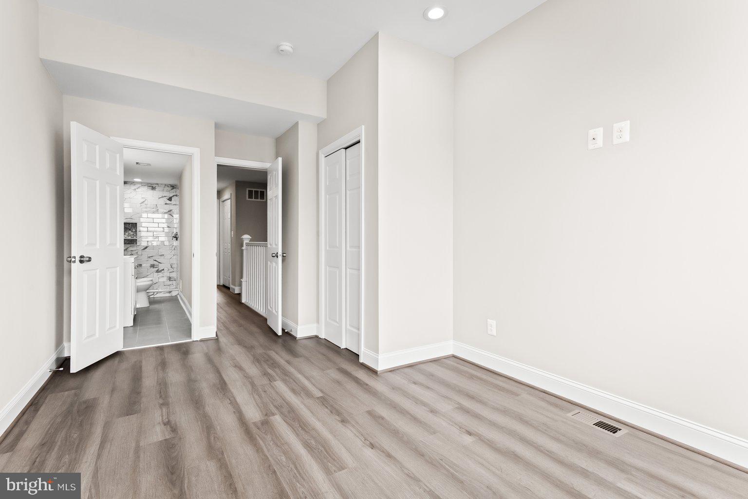 WASHINGTON VILLAGE - Residential