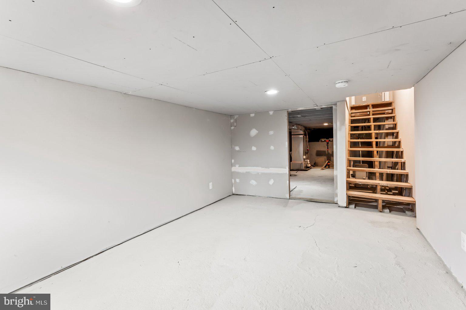 WASHINGTON VILLAGE - Residential