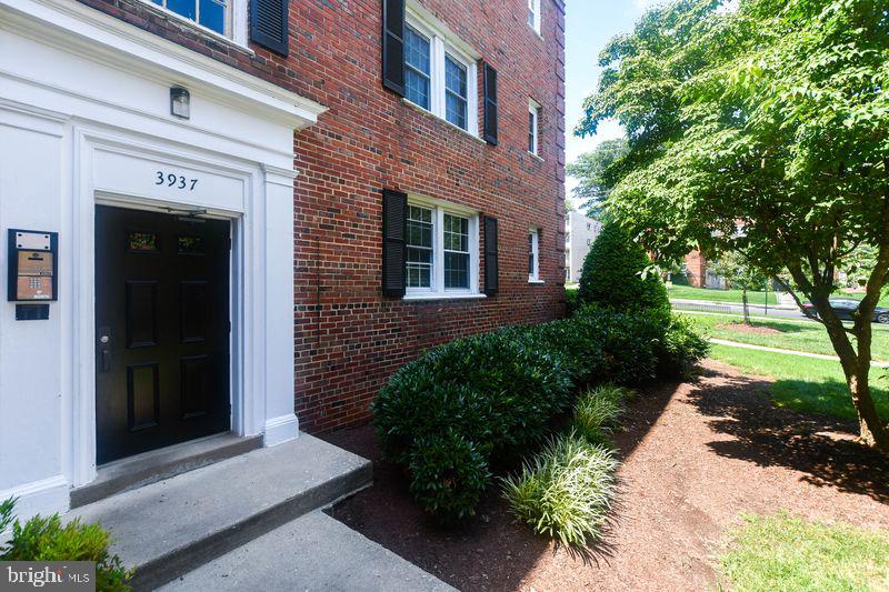 3937 PENNSYLVANIA AVENUE SE 102