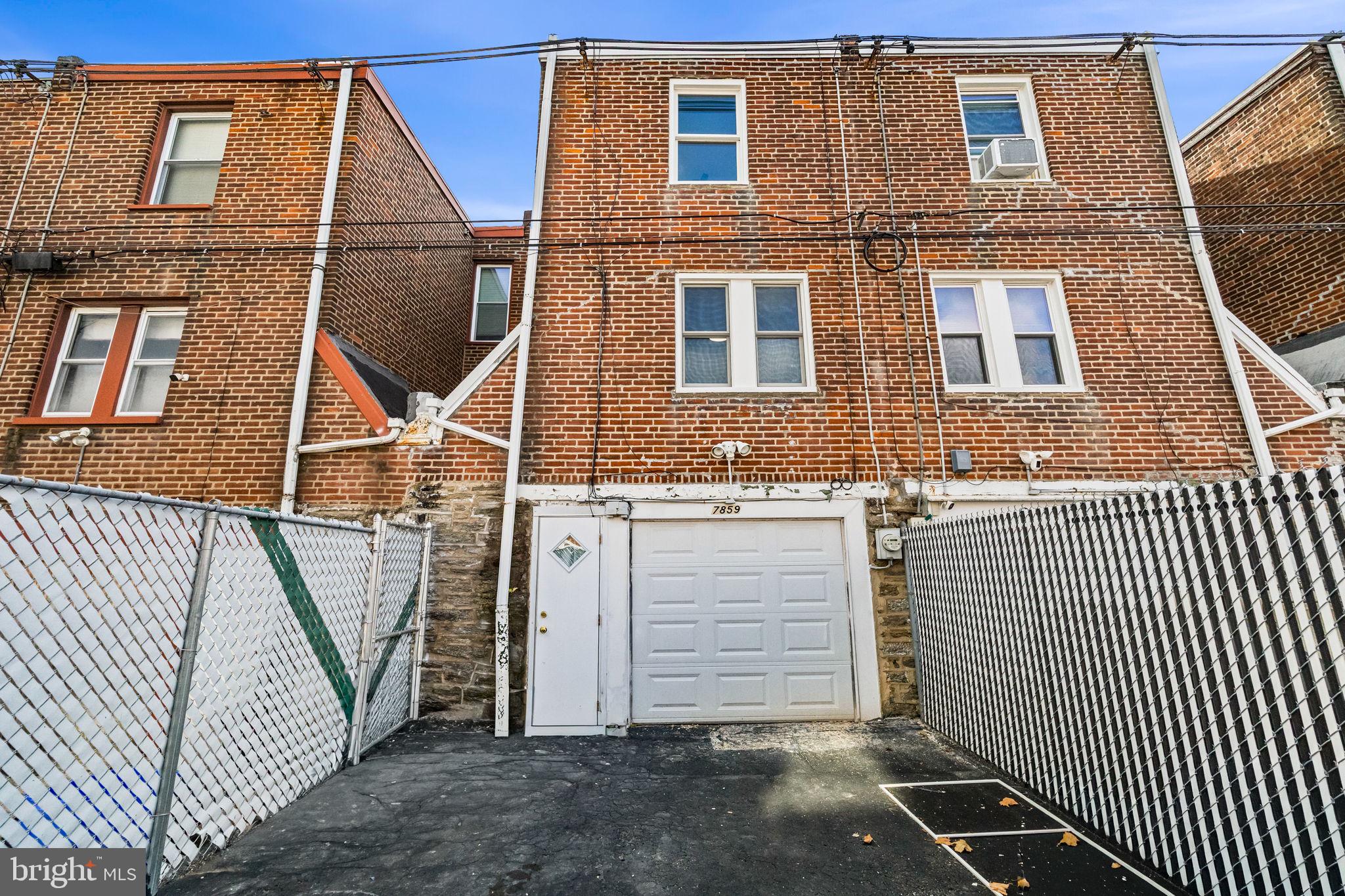 WEST OAK LANE - Residential