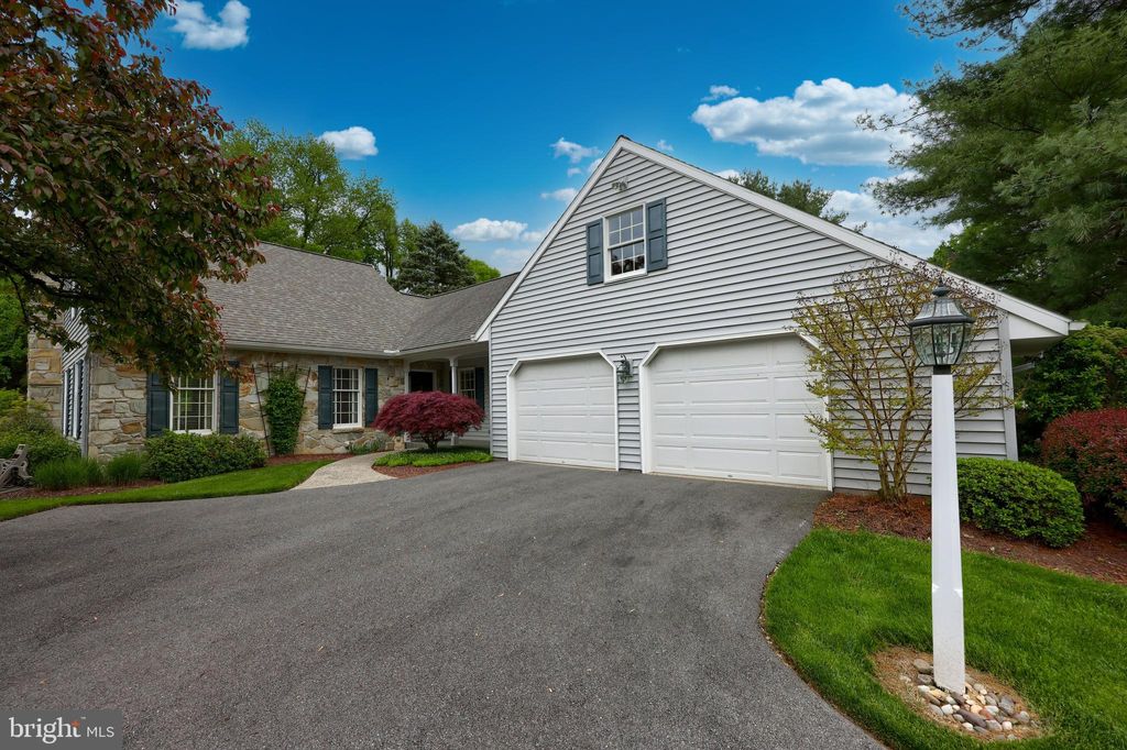 Photo of 142 BENTLEY LN, LANCASTER, PA 17603 (MLS # PALA2035696)
