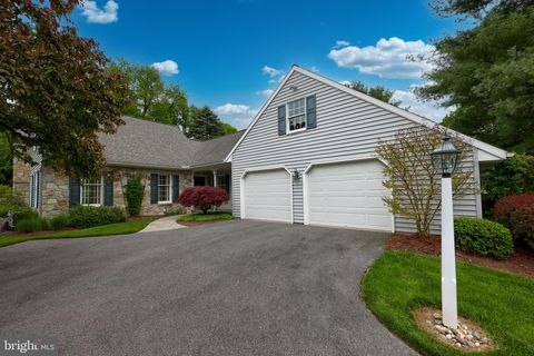 Photo of 142 BENTLEY LN, LANCASTER, PA 17603 (MLS # PALA2035696)