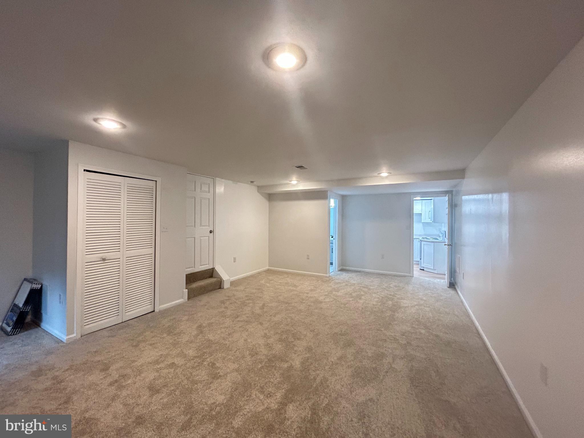 ASHBURN FARM - Residential Lease