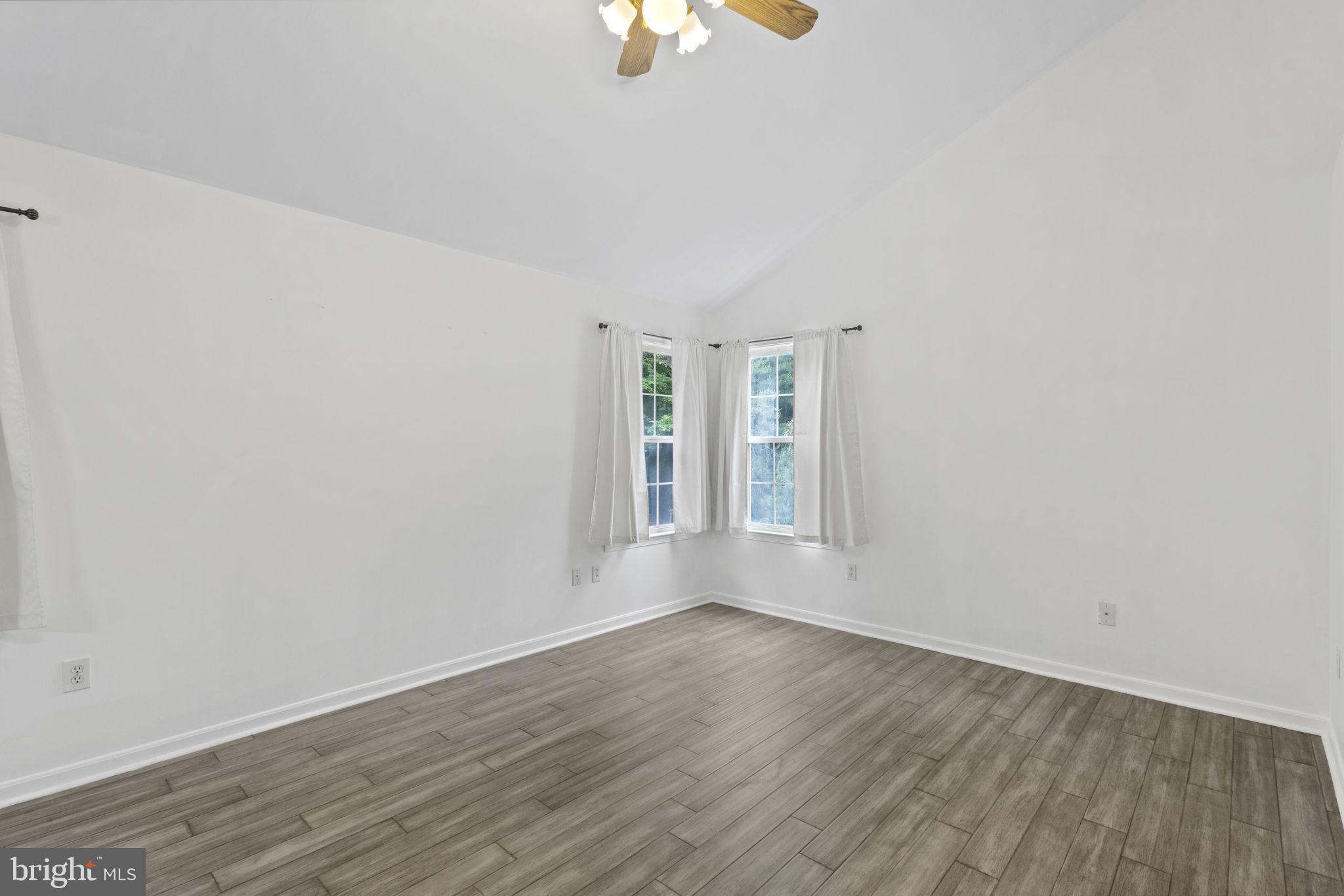 CROWN GRANT - Residential Lease