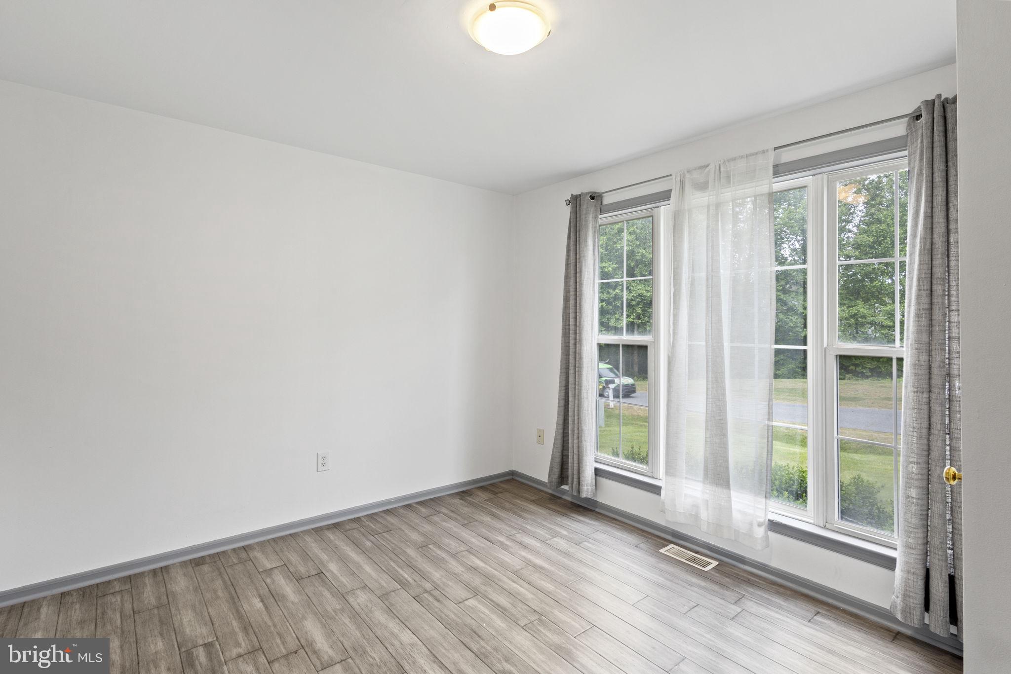 CROWN GRANT - Residential Lease