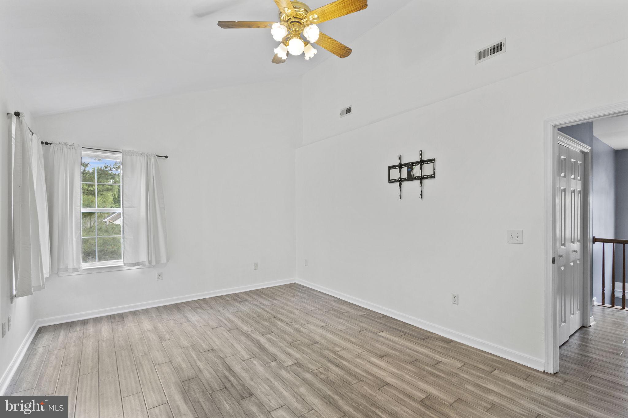 CROWN GRANT - Residential Lease