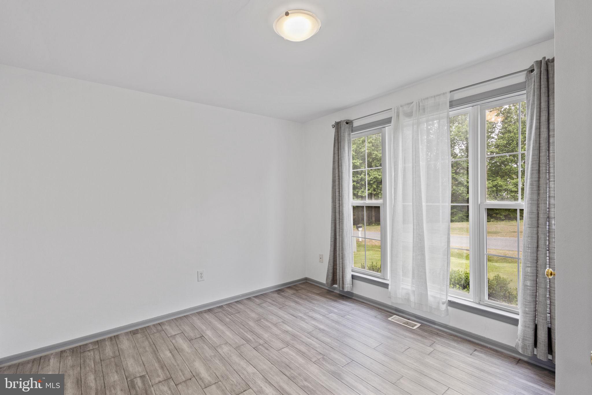 CROWN GRANT - Residential Lease