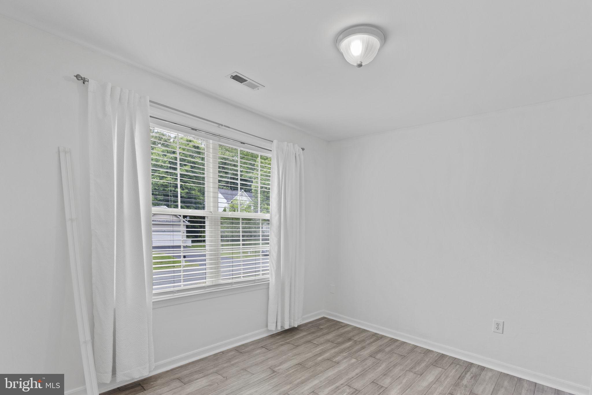 CROWN GRANT - Residential Lease