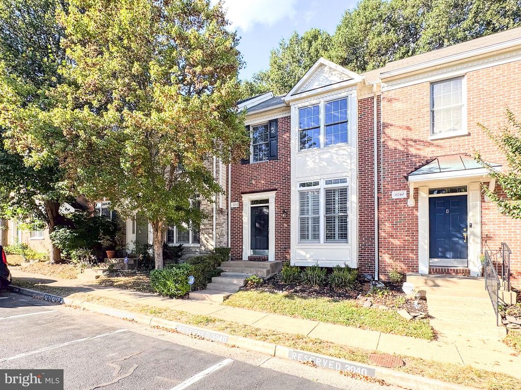 Photo of 11742 Valley Ridge Circle, FAIRFAX, VA 22033 (MLS # VAFX2269528)