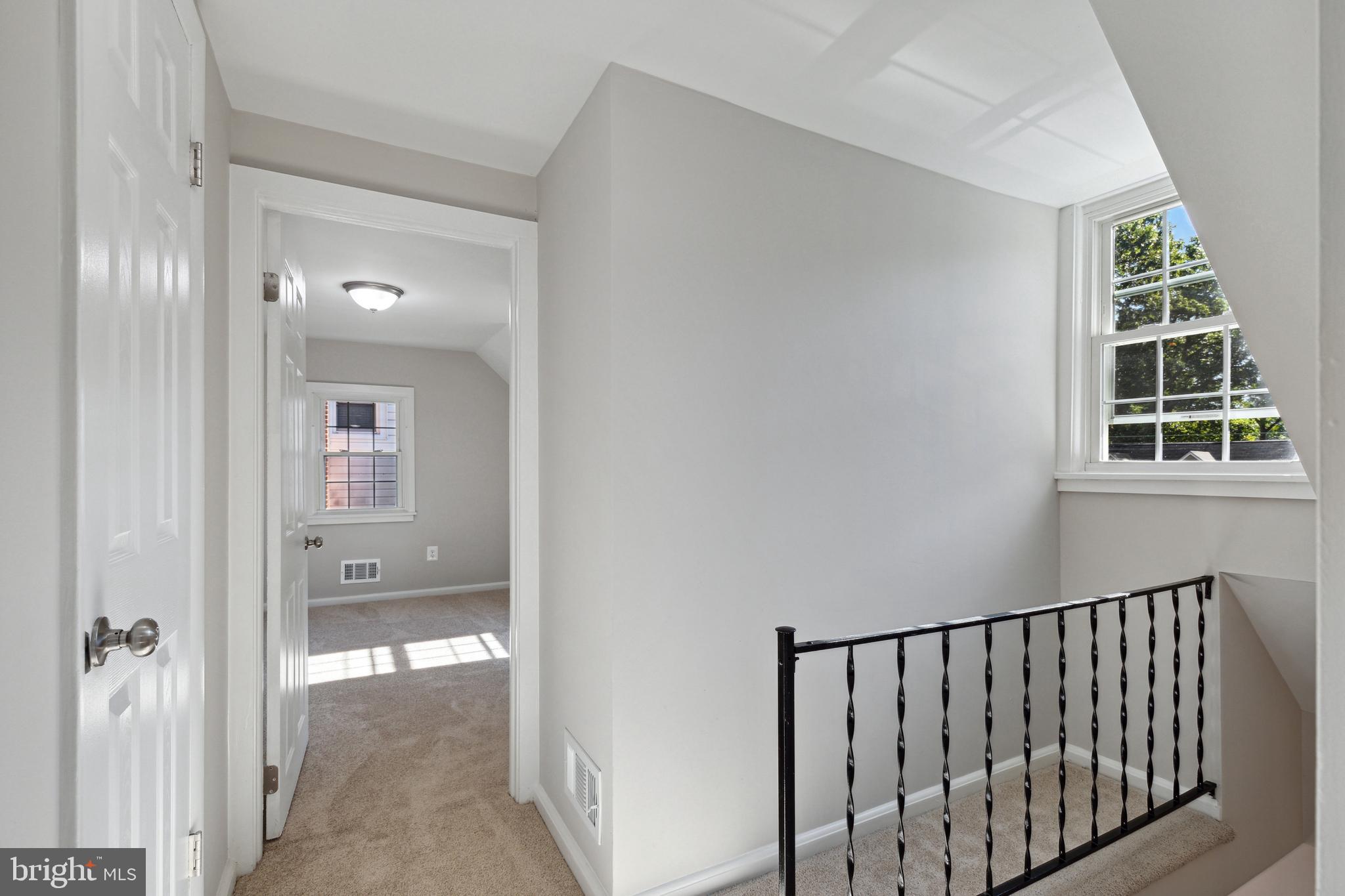 HOLLYWOOD ON THE HILL - Residential