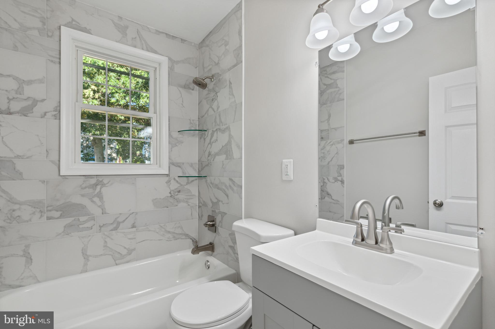 HOLLYWOOD ON THE HILL - Residential