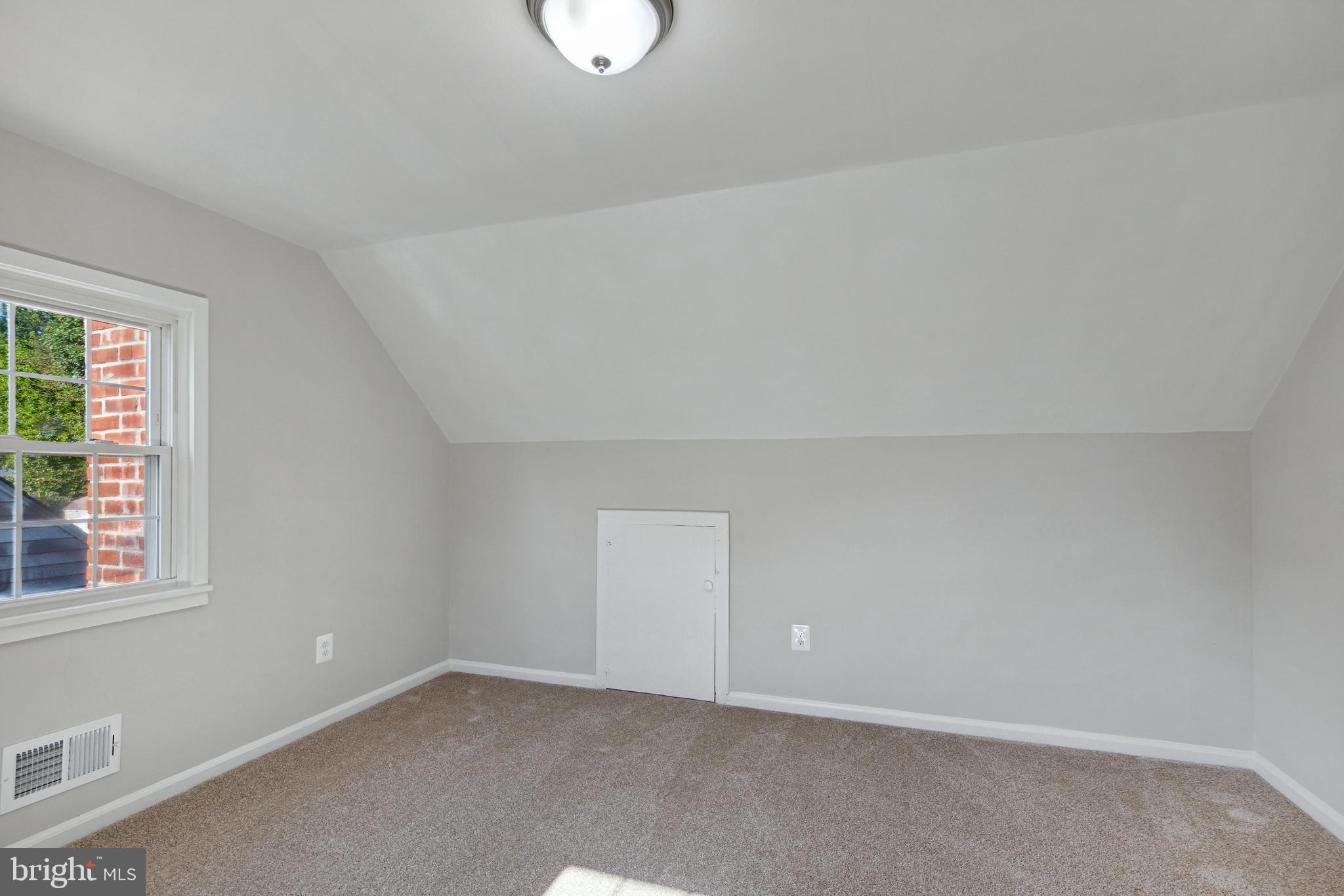 HOLLYWOOD ON THE HILL - Residential