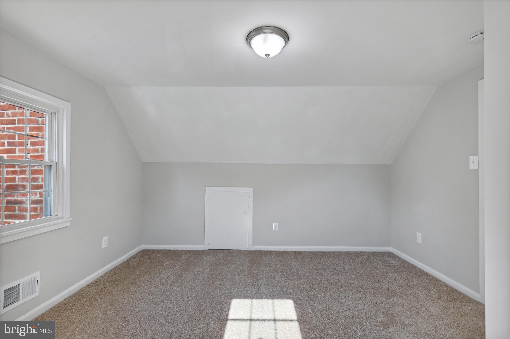 HOLLYWOOD ON THE HILL - Residential