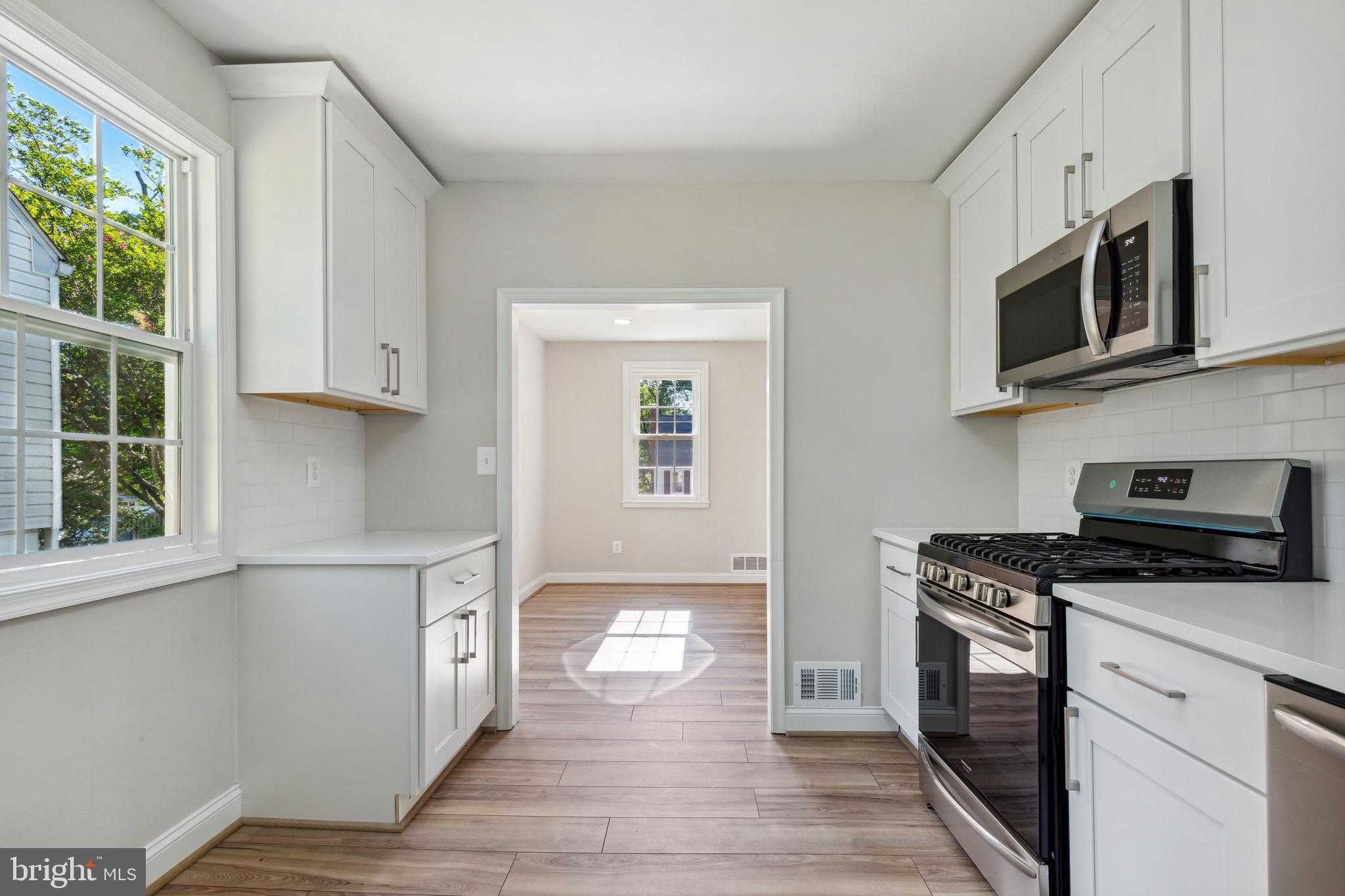 HOLLYWOOD ON THE HILL - Residential