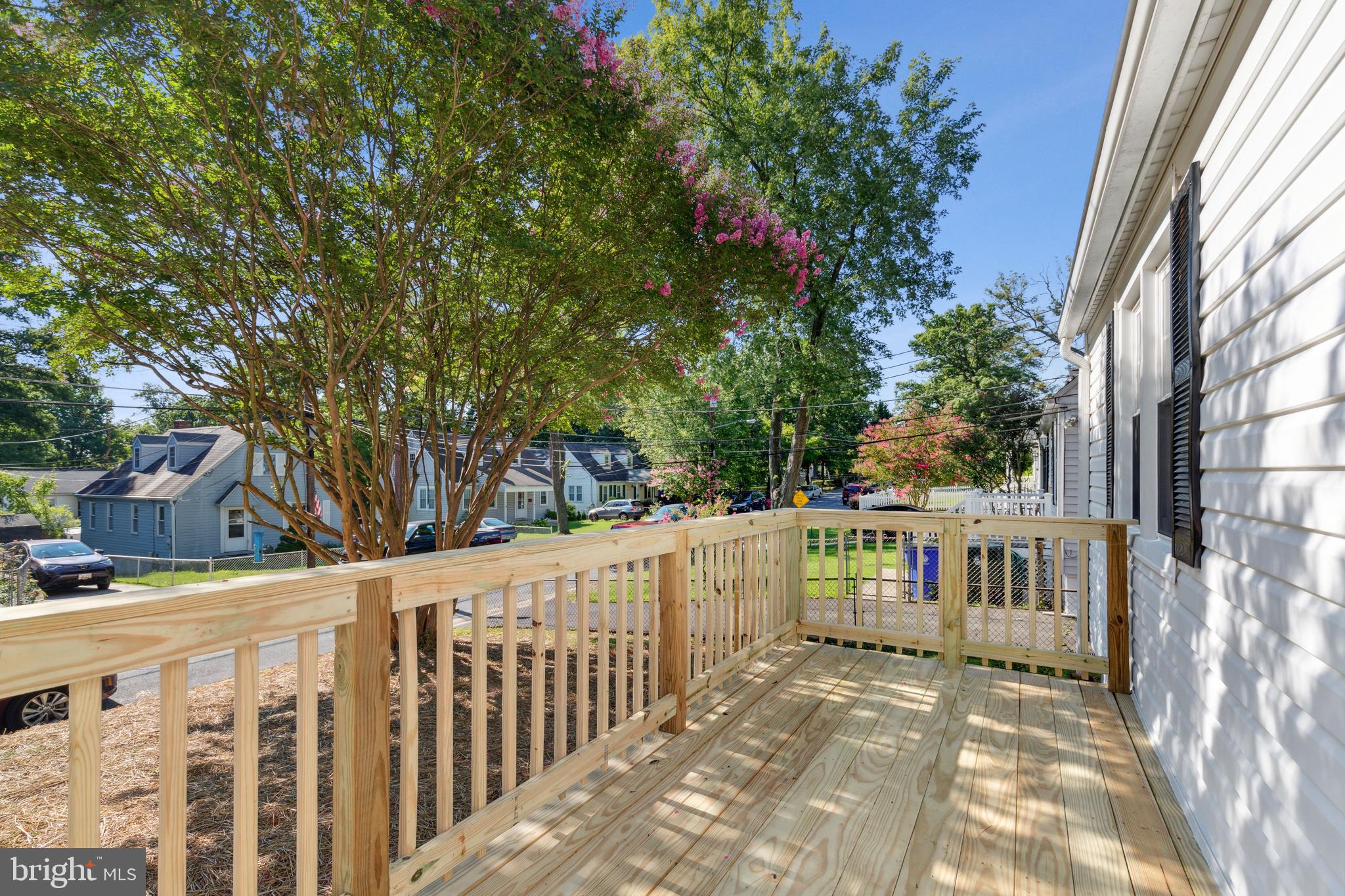 HOLLYWOOD ON THE HILL - Residential